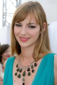 Louise bourgoin got 2 balloons for her birthday! Louise Bourgoin Filmgator