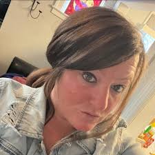 Hey, y'all! It's me again. Looking for one additional vendor for girls  night. Can anyone recommend a company that does mobile spray tanning?!  **Just to eliminate any negative comments from the Sydney's