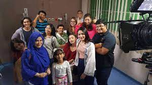 Diterajui oleh ashraf muslim, aishah azman dan fadlan hazim. Cinta Hati Batu