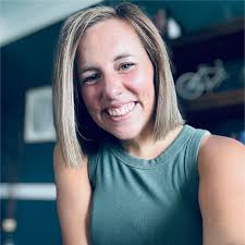 Ashley Lamore's Instagram, Twitter & Facebook