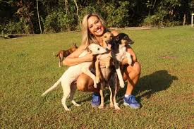Em relato emocionante, luisa mell expõe resgate de um cão cego que vivia nas ruas e estava há dias sem comer. Entrevista Com Luisa Mell Blog Mais Bichos