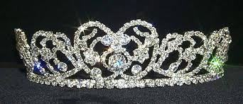 Viele sind teure erbstücke und einige wurden, vor allem diejenigen, die prinzessin diana gehörten, zu. Konigliche Juwelen Spencer Tiara