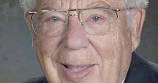 Crete Carrier Chairman Acklie Dies at 84