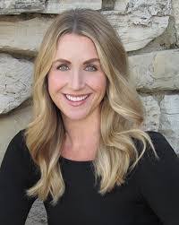 Lisa Reddy's Instagram, Twitter & Facebook