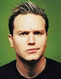 He has blue eyes and light brown hair. Mark Hoppus Posts Lyrics To New Blink 182 Song Kaleidoscope Buzznet Blink 182 Songs Blink 182 Songs
