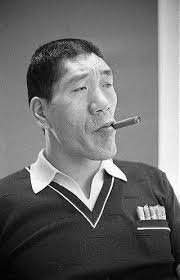 1999年今日, 伝説のジャイアントババが日本東京で癌に死亡しました. 彼は 61歳だった. プロレスリング