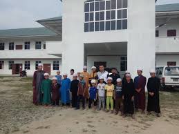 Sedangkan jika yang meninggal ibunya, anak tersebut disebut piatu. Tazkirah For All Cakna Anak Yatim Dhuafa T4a Cayd Rumah Anak Yatim Tahfiz