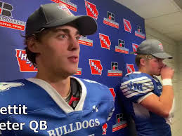 Jack Pettit scored two touchdowns and Van Meter won the Class 1A state title