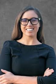 Leanne Dow's Instagram, Twitter & Facebook