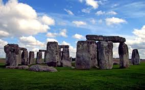 It consists of an outer ring of vertical sarsen standing stones, each around 13 feet. Wie Gross Ist Stonehenge Wie Gross Wie Schwer Wie Weit Wie Hoch