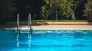 Where you're a serious swimmer or absolute beginner, you'll find a swimming pool just for you at west wood club. Vater Schwiegertochter Und Enkel Ertrinken In Hauseigenem Pool Stern De