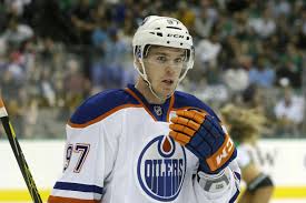 This 16 x 24 composite display is highlighted by an action photo of mcdavid as he skates down the ice with pure focus. Connor Mcdavid Injury Updates On Oilers Star S Collarbone And Recovery Bleacher Report Latest News Videos And Highlights