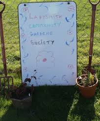 Scores of rural dwellers have descended on kwahlanati near ladysmith to 'mine' for 'diamonds', raising government concerns about health and safety in the area. Ladysmith Community Gardens