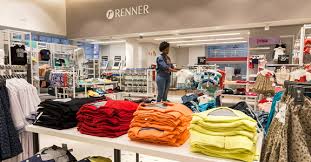 As peças vão desde moda íntima até roupas sociais. Renner Investe Em Conexao Emocional E Tecnologia Meio Mensagem