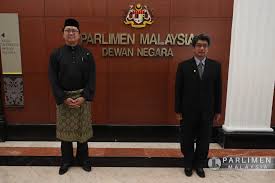 Ketua bersatu bahagian alor gajah mengiringi ybm datuk seri redzuan yusof dan tuan rais (setiausaha politik) bergambar bersama ketua menteri sabah yab datuk seri panglima hj.hajiji mohd noor di dalam pertemuan majlis makan malam dikediaman rasmi yab. Portal Rasmi Parlimen Malaysia