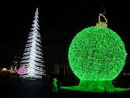Christmas Lights In Naples Christmas Lights Lights Christmas Tree