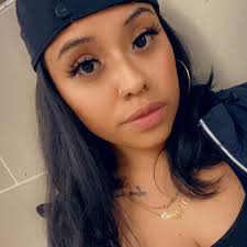 Magali Reyes's Instagram, Twitter & Facebook