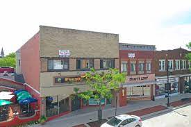 Population for oconomowoc from the last gathering is 12382. 153 157 E Wisconsin Ave Oconomowoc Wi 53066 Loopnet Com