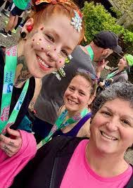 Chas Cross's Instagram, Twitter & Facebook