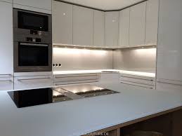 Glas ist ein vielseitig verwendbares material. Glas Arbeitsplatten Glas Couture