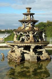 Versailles Jardins Du Chateau De Versailles Fontaine De La Pyramide Versailles Garden Chateau Versailles Beautiful Gardens