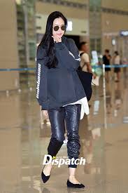 Her isabel marant denim jumpsuit, black back dark shades all went well together to highlight her fair complexion. No Make Up Though Apink Naeun Wearing Unique Sunglasses At The Airport Korea Dispatch