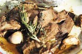 Gigot D Agneau En Croute D Herbes Recipe Food Meat Pork