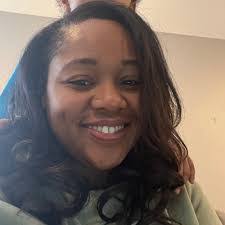 Alicia Enright's Instagram, Twitter & Facebook