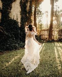 Bride Running Away Prom Photoshoot Beautiful Bride Backless Wedding Dress