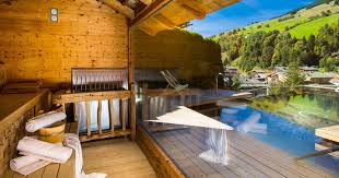 Hotel is located in 130 m from the centre. Wellnesshotel Saalbach Hinterglemm Wellness Im Alpin Juwel