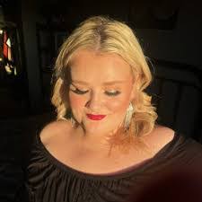 Amber Sullivan's Instagram, Twitter & Facebook