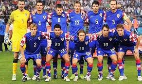 Hrvatska nogometna reprezentacija) هو ممثل كرواتيا الرسمي في رياضة كرة القدم، تأسس الاتحاد الكرواتي لكرة القدم في العام 1912، وانضم إلى الفيفا في العام 1992. Ù…Ù†ØªØ®Ø¨ ÙƒØ±ÙˆØ§ØªÙŠØ§ ÙŠØ¹Ø²Ø² ØµØ¯Ø§Ø±ØªÙ‡ Ø¨Ø¹Ø¯ ÙÙˆØ²Ù‡ Ø¹Ù„Ù‰ Ù…Ù†ØªØ®Ø¨ Ø§Ù„Ù†Ø±ÙˆÙŠØº ÙÙ„Ø³Ø·ÙŠÙ† Ø§Ù„ÙŠÙˆÙ…