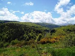 Cévennes — geographical name mountain range s france w of the rhône at e edge of massif cévennes — a range of low mountains on the eastern edge of the central plateau of france. The Cevennes National Park