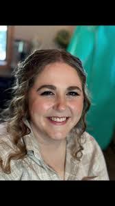 Amy Grooms's Instagram, Twitter & Facebook