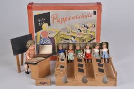 Browi Puppenschule Komplett Im Orig Karton 6 Puppen Lehrerin Banke Lehrerpult Lehrerpult Schule Und Puppen