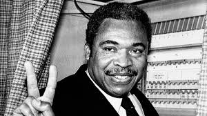 Kenneth Gibson, Newark's first black mayor, dies at 86