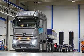 Mercedes Benz Livre Son 500e Actros Slt