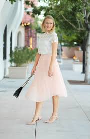 Black And White Pleated Skirt Outfit Pink Pleated Skirt Treats And Trends Pink Pleated Skirt Pink Skirt Outfits Skirt Outfits Modest