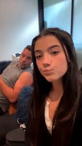 charli d'amelio l marc d'amelio l triller [Video] | Charli damelio photos, Charli  d amelio, Charli d'amelio rare