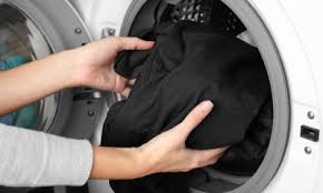 The next step to keep colors from fading will be to choose the cold wash option i.e. How To Wash Black Clothes In The Washing Machine At What Mode Temperature So That Clothes Do Not Lose Color How To Properly Remove White Stains After Washing