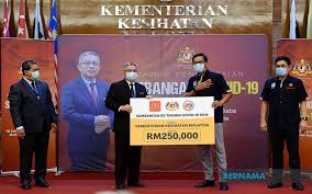 Razif zakaria penolong pengarah penolong pengarah bahagian pendidikan kesihatan bahagian pendidikan kesihatan 41 sihat sepanjang hayat ahli kumpulan kerja kebangsaan kempen cara hidup sihat (tempat kerja) kementerian kesihatan malaysia lakukan aktiviti fizikal. Bernama Kkm Terus Terima Sumbangan Pelbagai Pihak Bantu Perangi Covid 19