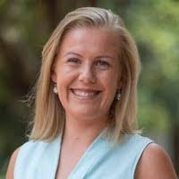 Julia Standish's Instagram, Twitter & Facebook