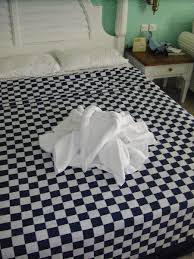 On se retrouve aujourd'hui pour une nouvelle vidéo pratique un tutoriel pour épater vos invités! Le Pliage De Serviette De Bain Dans Les Hotels Notre Avis