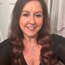 Tara Weitzel's Instagram, Twitter & Facebook