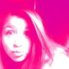 Emily Staniszewski (@estaniszewski77)