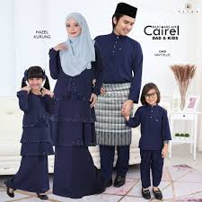 Biru dongker adalah warna biru yang cenderung gelap. Baju Raya Sedondon Set Family Blue Price Promotion Jul 2021 Biggo Malaysia