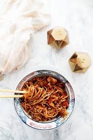Nouilles Chinoises Aux Legumes Et Poulet Au Miel Nouilles Chinoises Aux Legumes Nouilles Chinoises Recette De Nouille