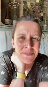 Chetham Arms alikuwa hewani.