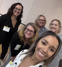 Lori Schinker's Instagram, Twitter & Facebook