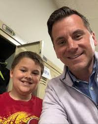 Mindy Starr's Instagram, Twitter & Facebook